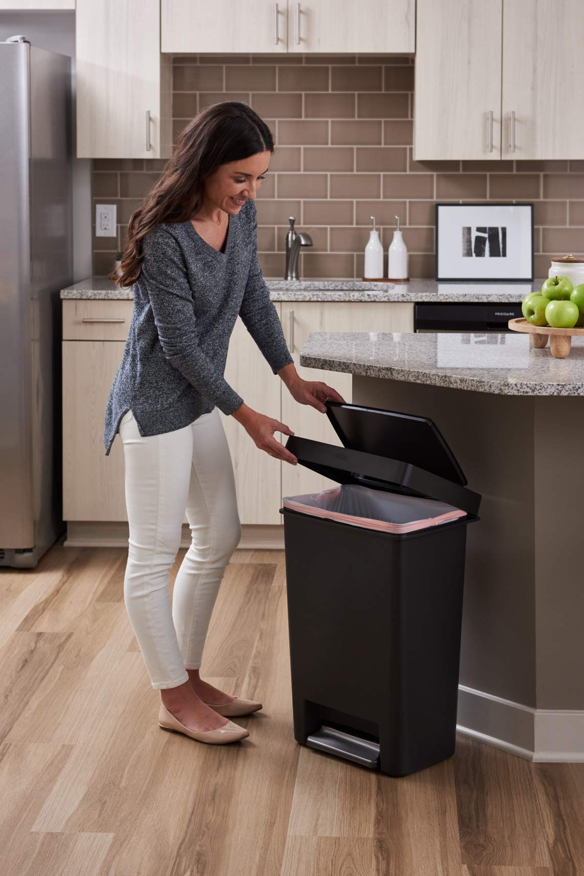 Rubbermaid Premier Series Ii Step-On Trash Can For Home And Kitchen, With Lid Lock And Slow Close, 13 Gallon, Charcoal